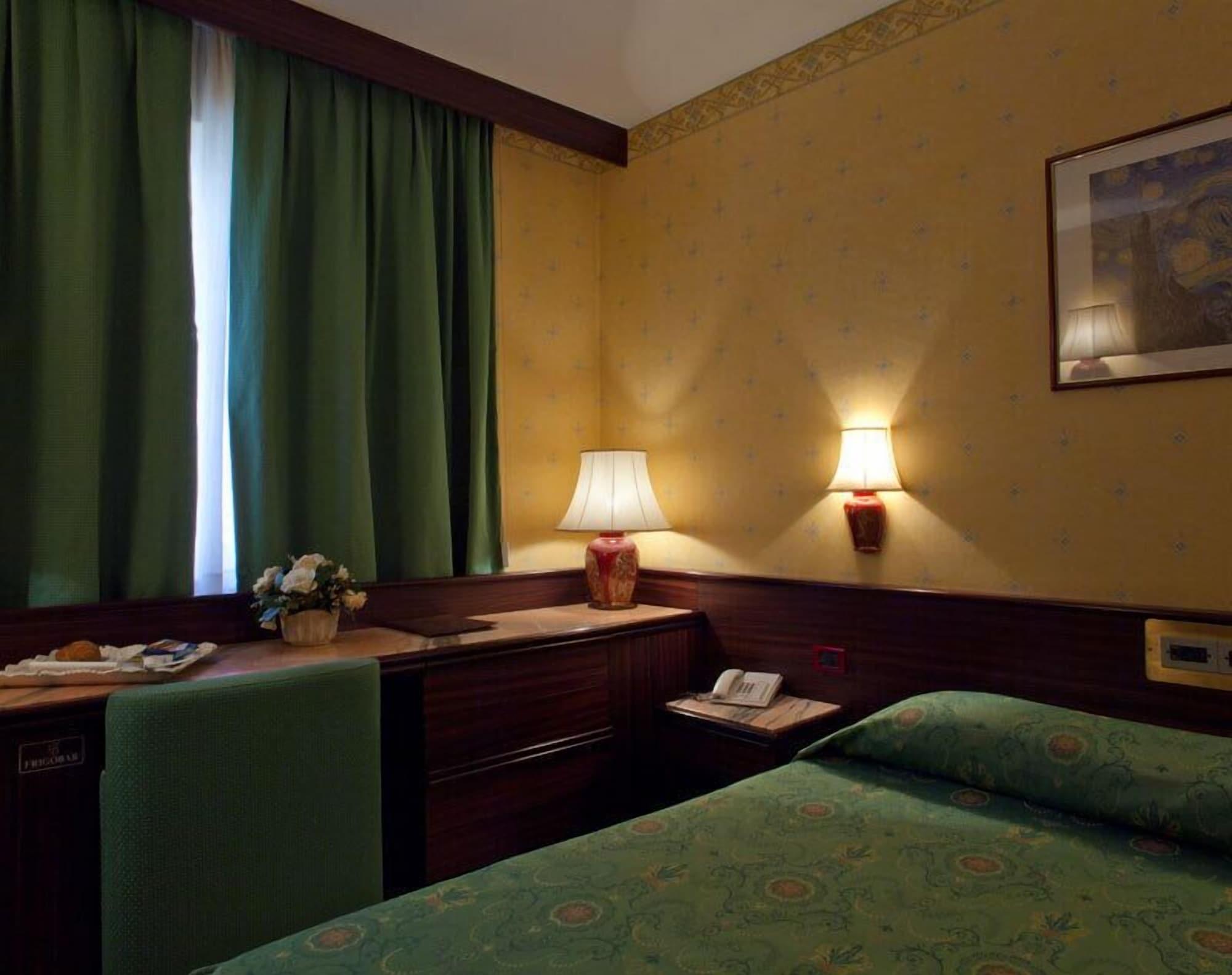Hotel Leonardo Da Vinci Sassari Extérieur photo