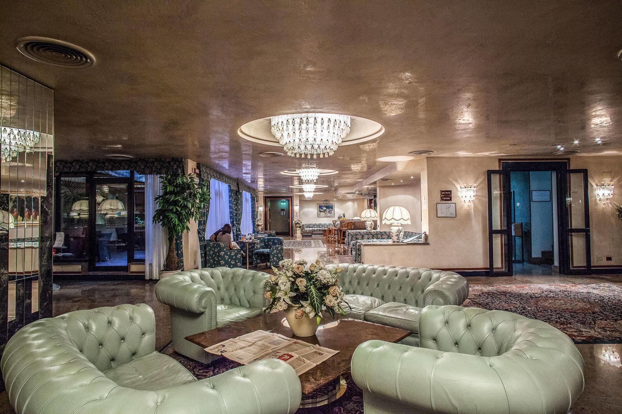 Hotel Leonardo Da Vinci Sassari Extérieur photo