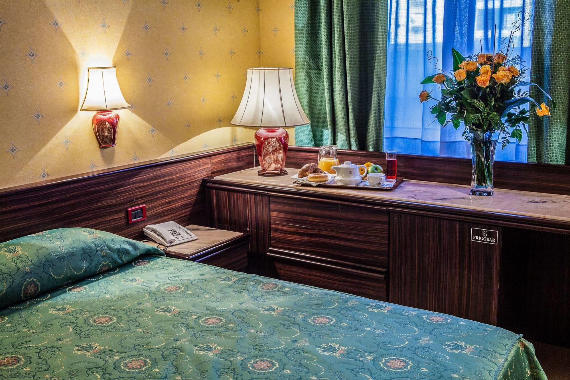 Hotel Leonardo Da Vinci Sassari Extérieur photo